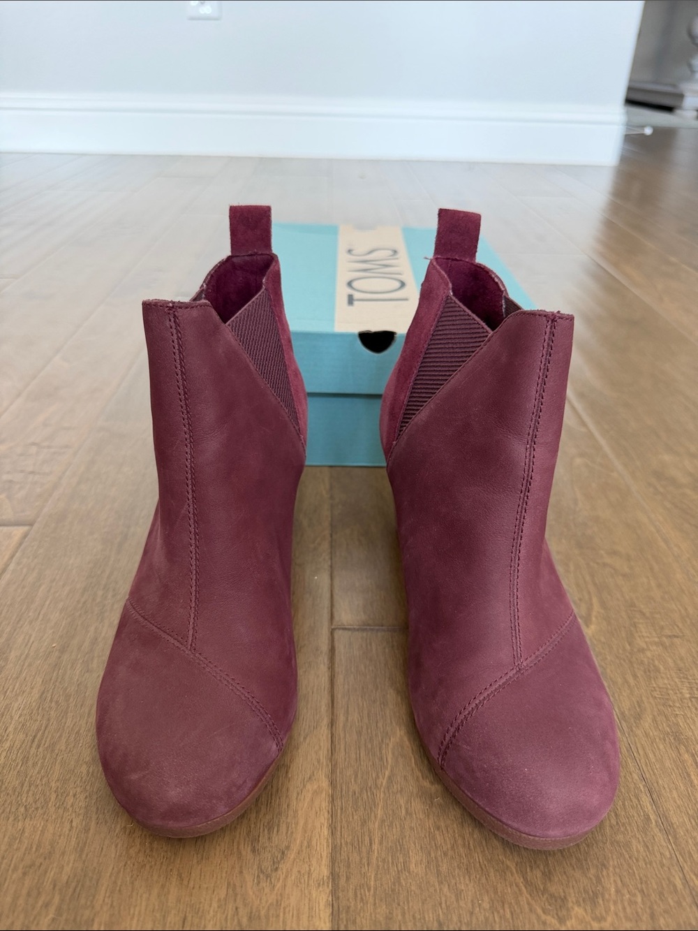TOMS Kelsey Burgundy leather/Suede Ankle Booties 6.5